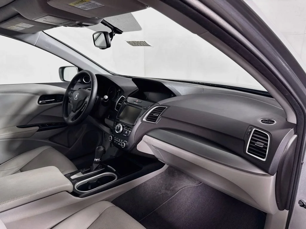 Used 2017 Lunar Silver Metallic Acura w/Technology Pkg image 28