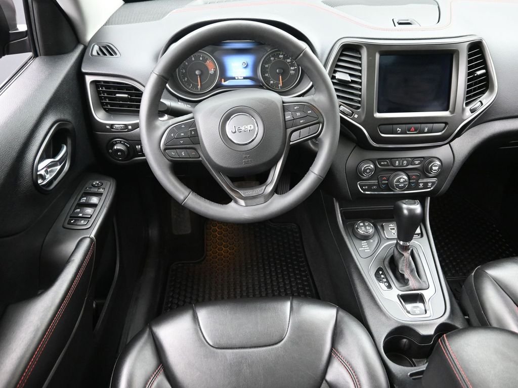 Used 2021 Red Jeep Trailhawk image 14