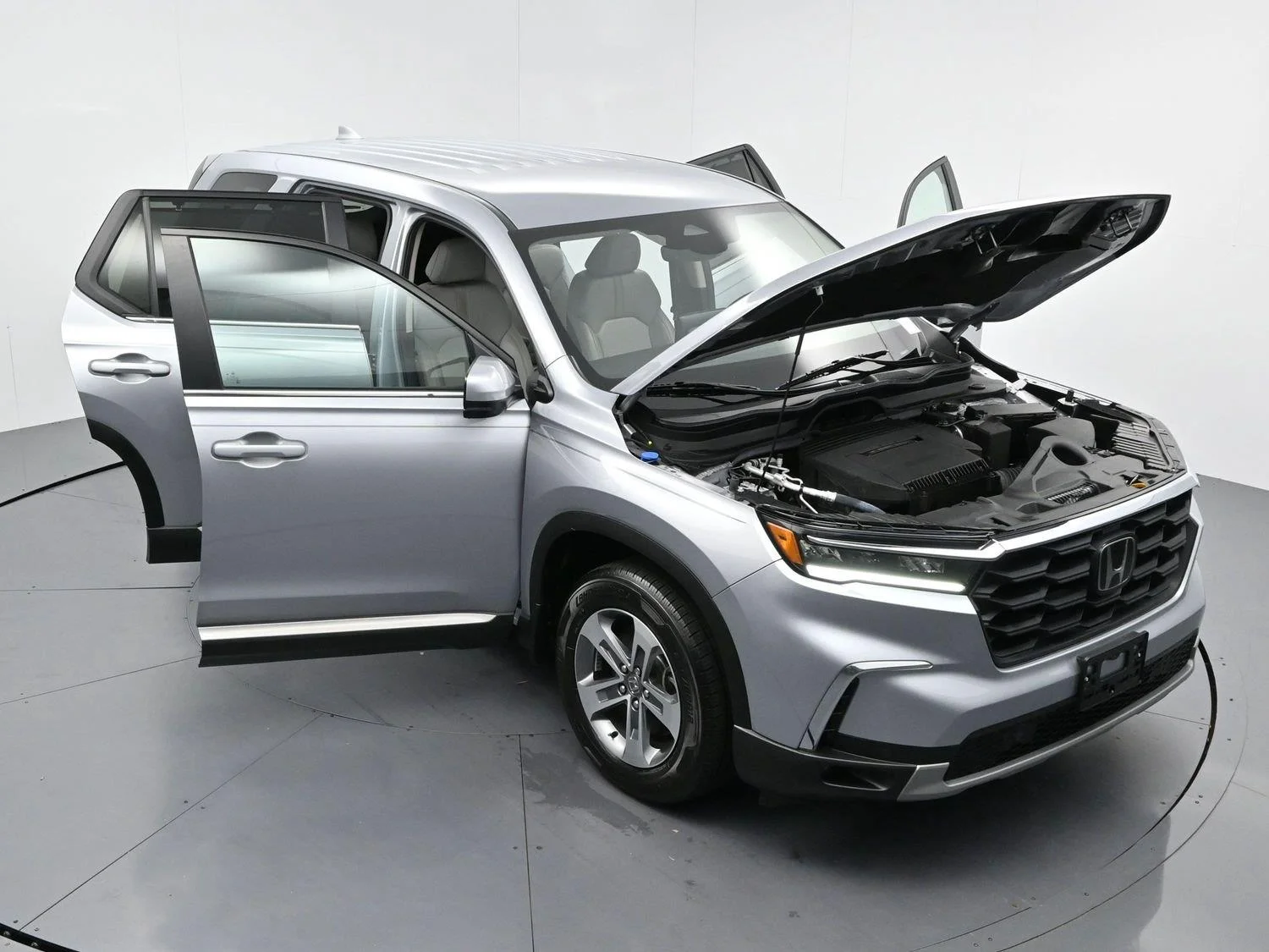 Used 2024 Lunar Silver Metallic Honda EX-L 7 Passenger image 44