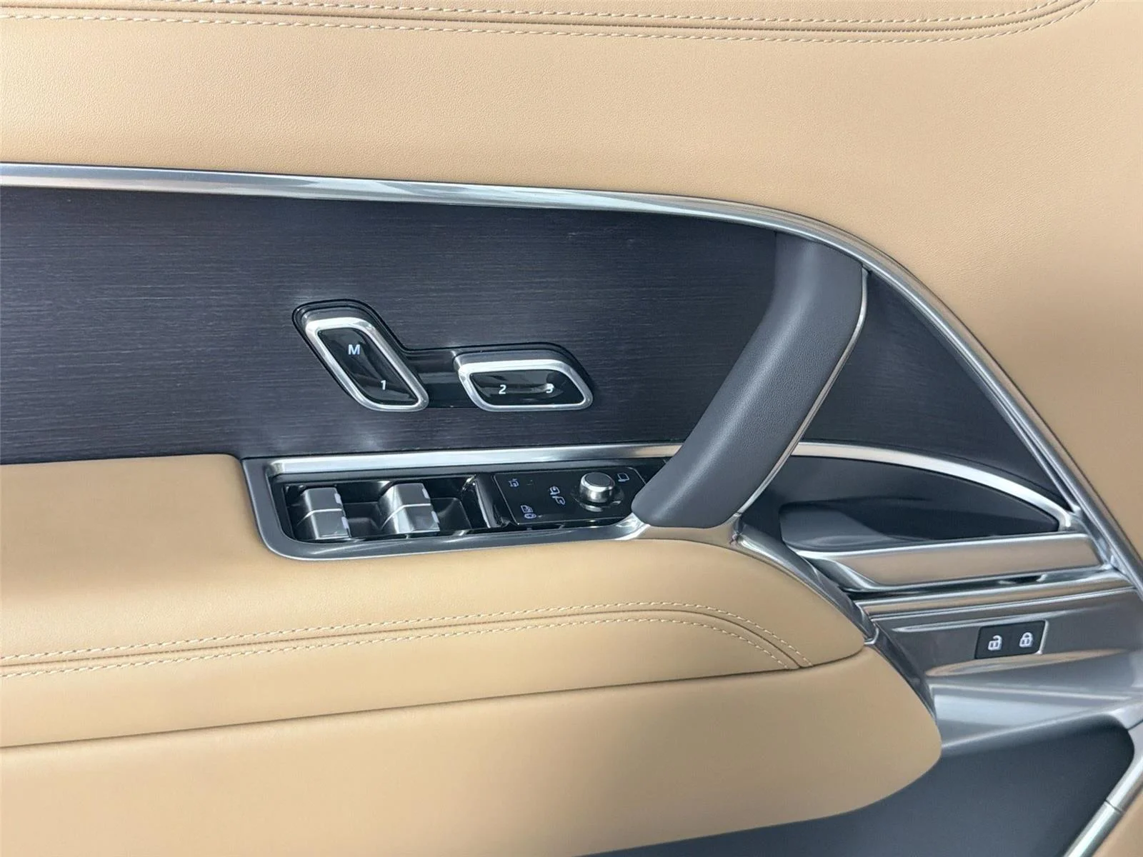 2025 Land Rover Range Rover SE - Photo 17