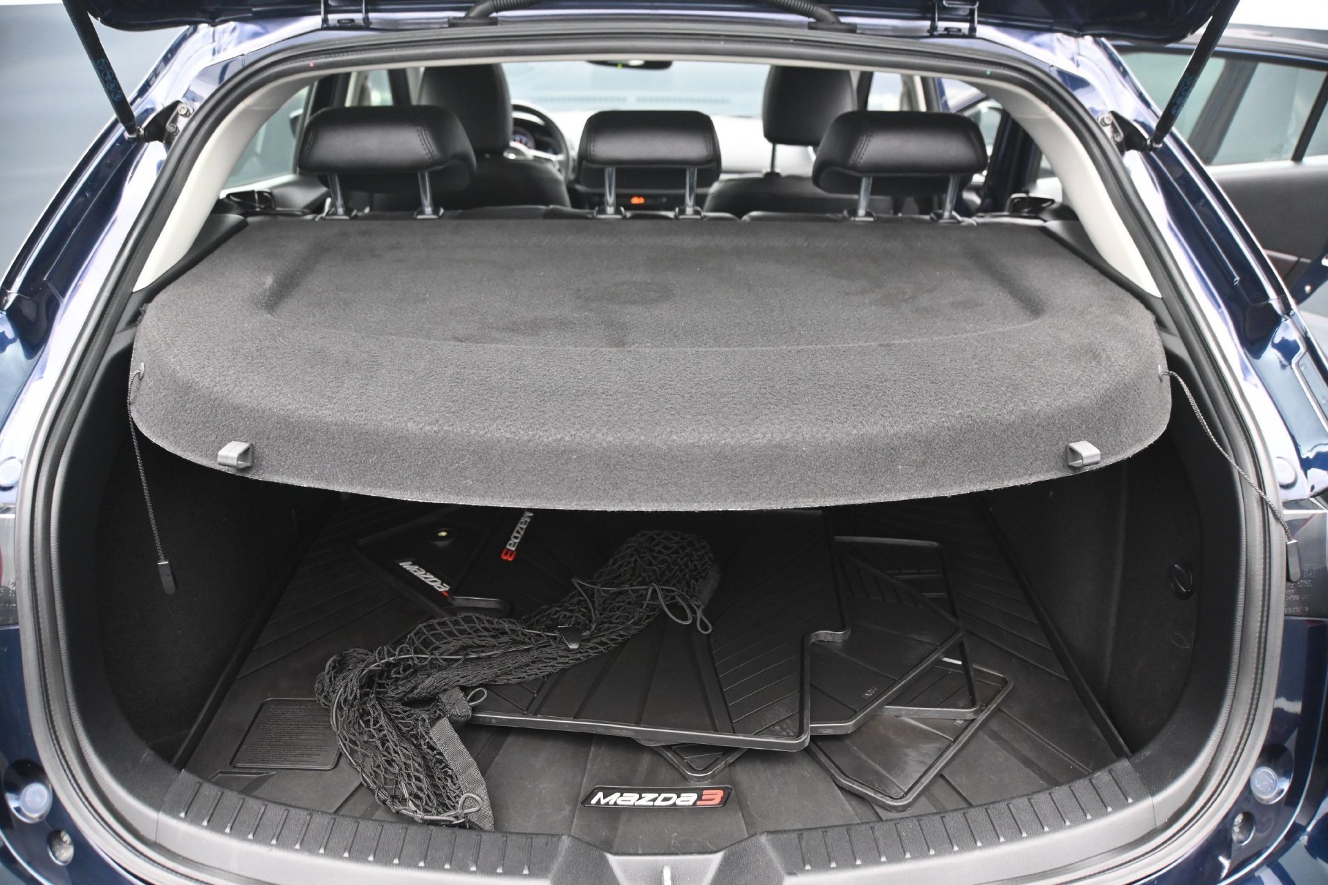 Used 2018 Deep Crystal Blue Mica Mazda Grand Touring image 16