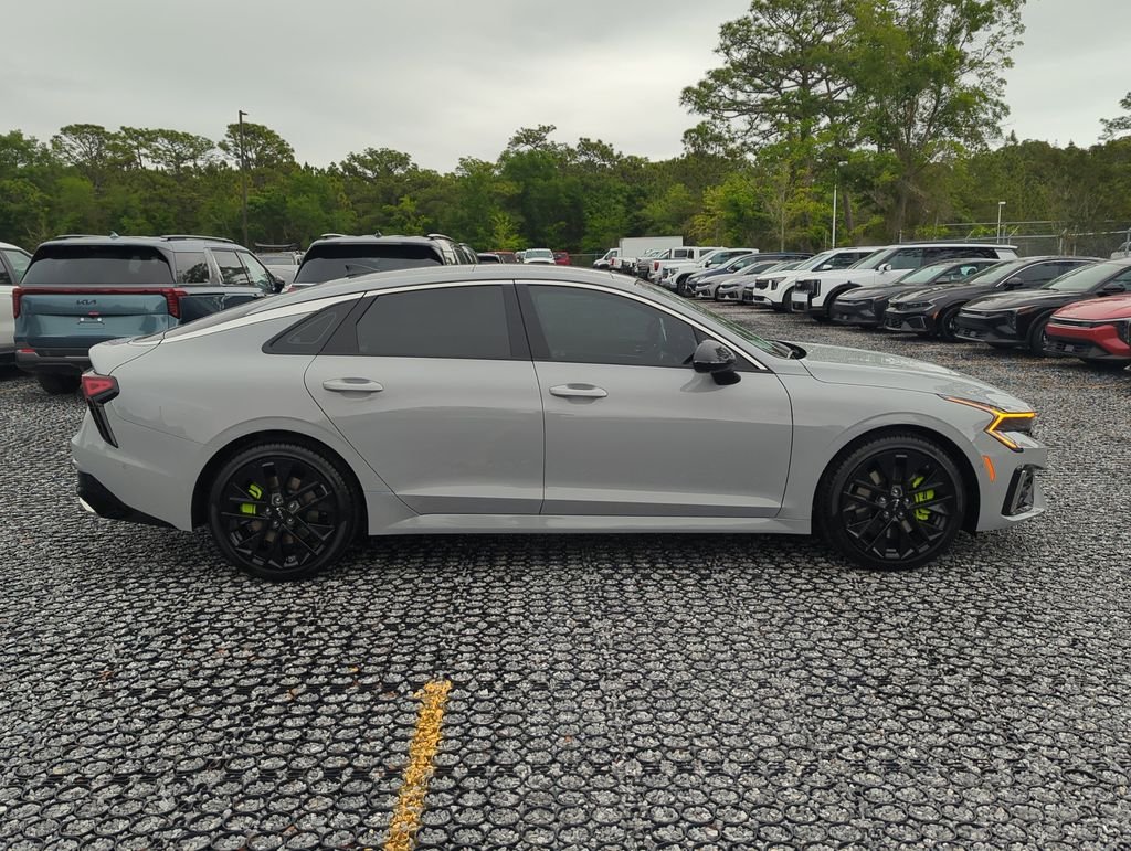 New 2026 Wolf Gray Kia GT image 8
