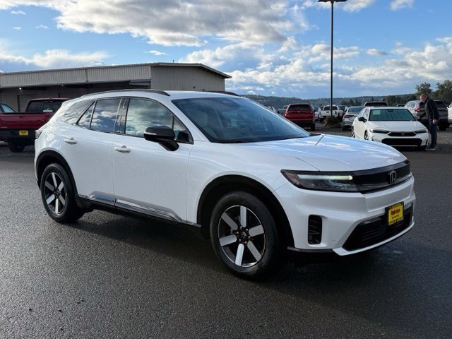 Used 2024 Snowfall Pearl Honda Touring image 1