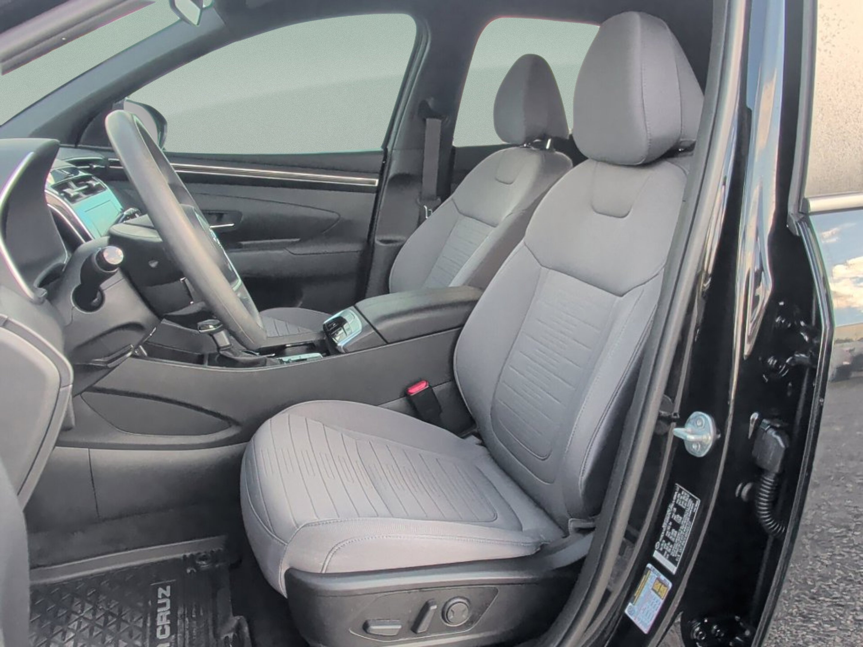Used 2024 Phantom Black Hyundai SEL image 15