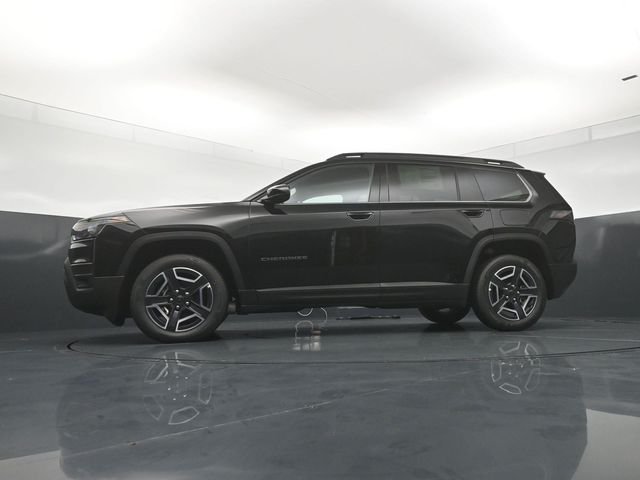 New 2026 Diamond Black Crystal Pearl-Coat Exterior Paint Jeep Laredo image 24