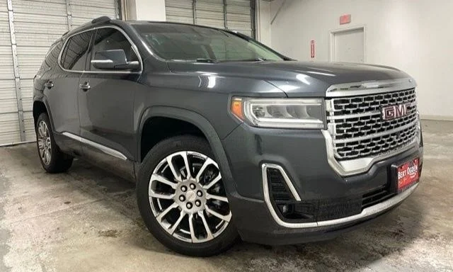 Used 2023 Green GMC Denali image 1