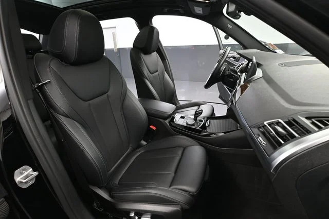 Used 2023 Black BMW xDrive30i image 49