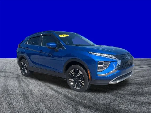 Certified Used 2024 Lightning Blue Metallic Mitsubishi SE image 2