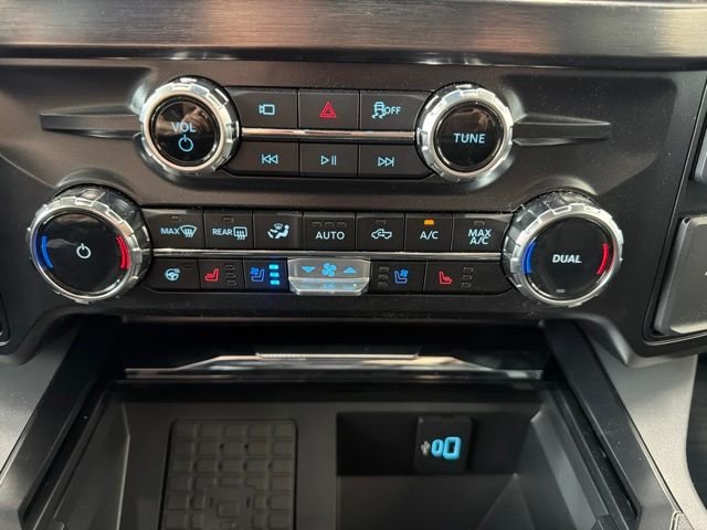 New 2026 Carbonized Gray Metallic Ford F-350® Lariat® image 48