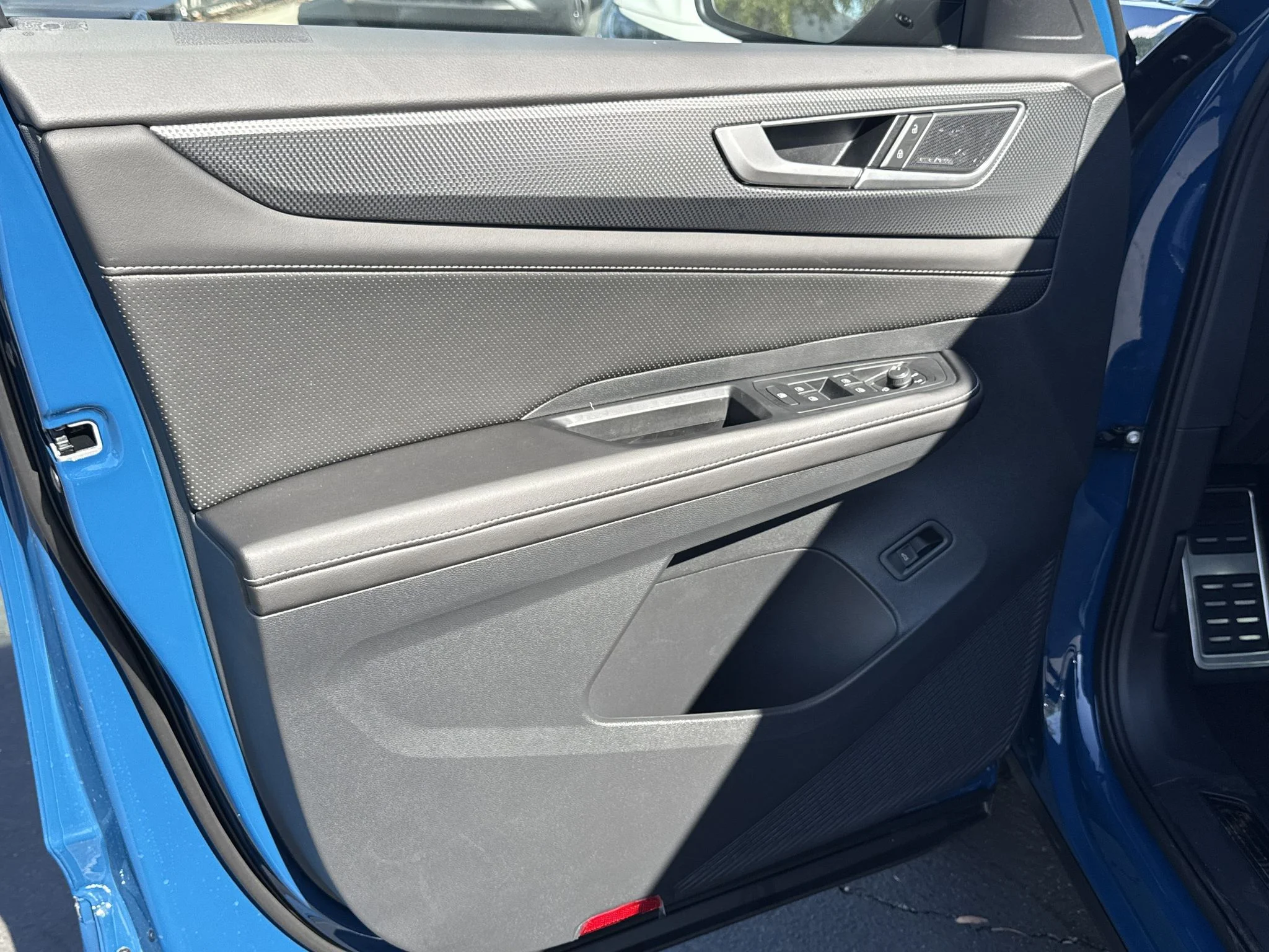 New 2026 Mountain Lake Blue Metallic Volkswagen 2.0T SEL Premium R-Line image 12
