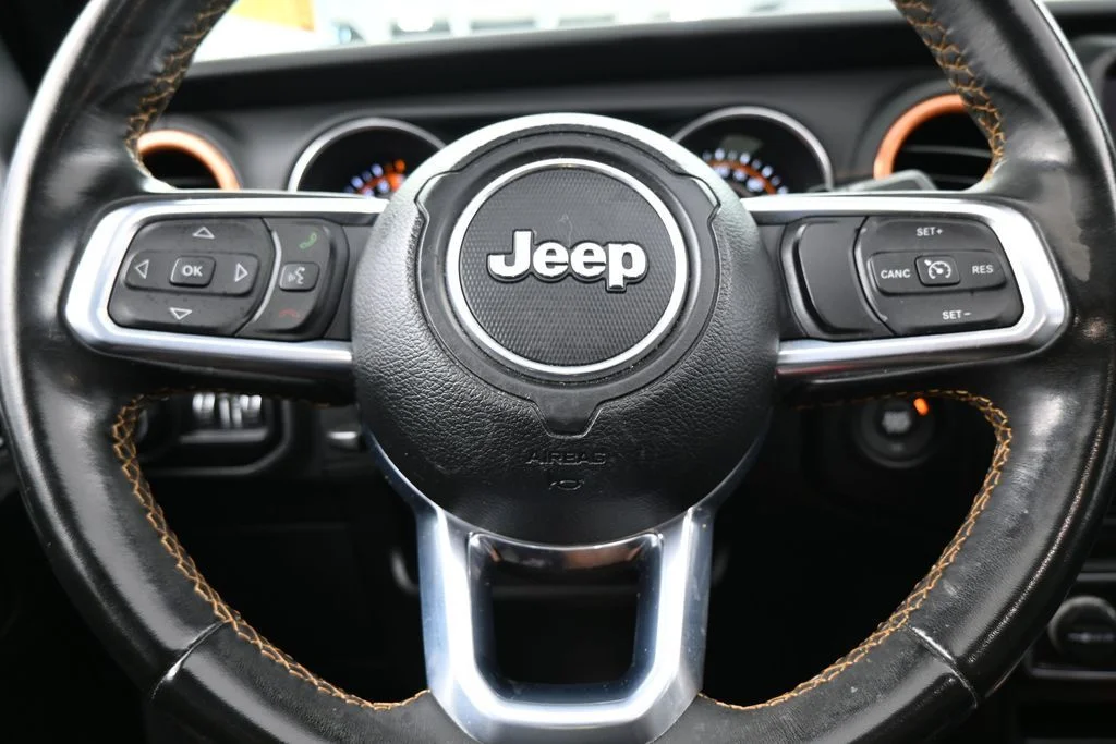 Used 2021 Billet Silver Metallic Clearcoat Jeep Unlimited Sahara High Altitude image 26