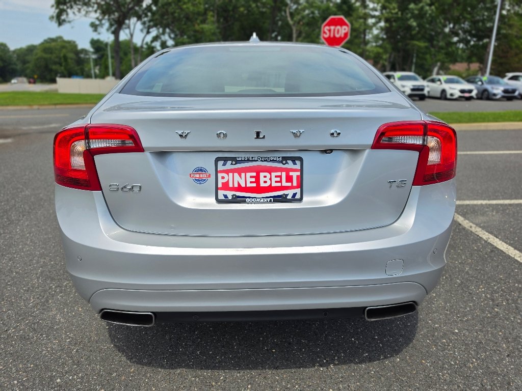 Used 2016 Silver Volvo T5 Drive-E Premier image 19