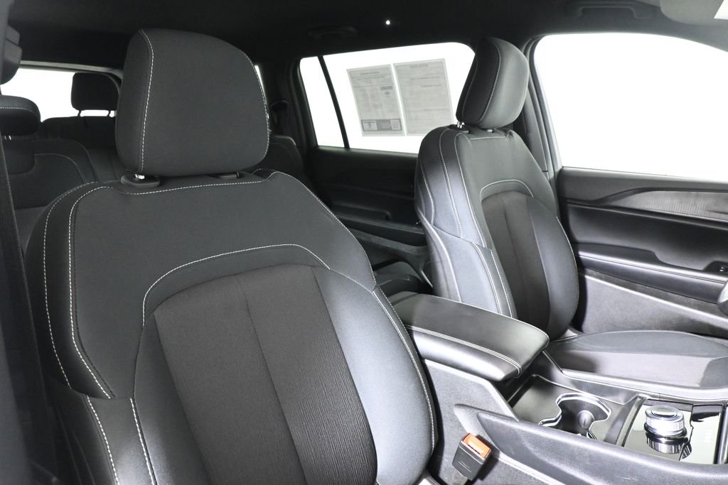 2024 Jeep Grand Cherokee L Laredo - Photo 37