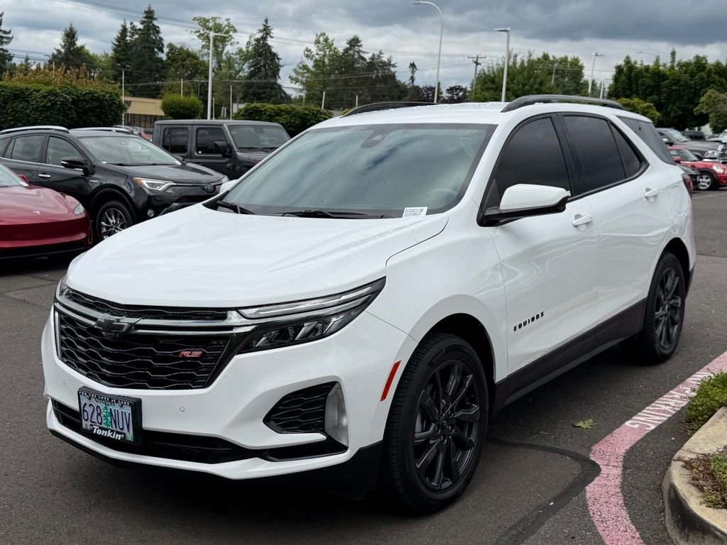 Used 2022 Summit White Chevrolet RS image 4