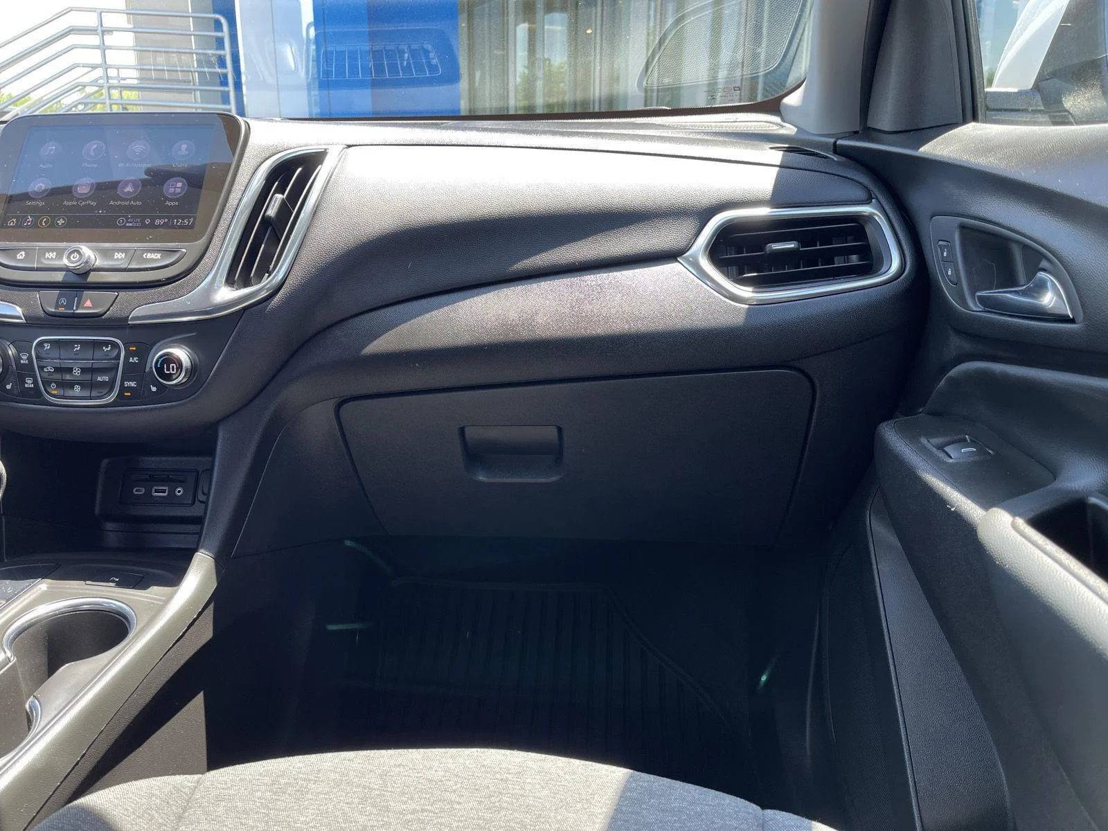 Used 2024 Summit White Chevrolet LT image 30