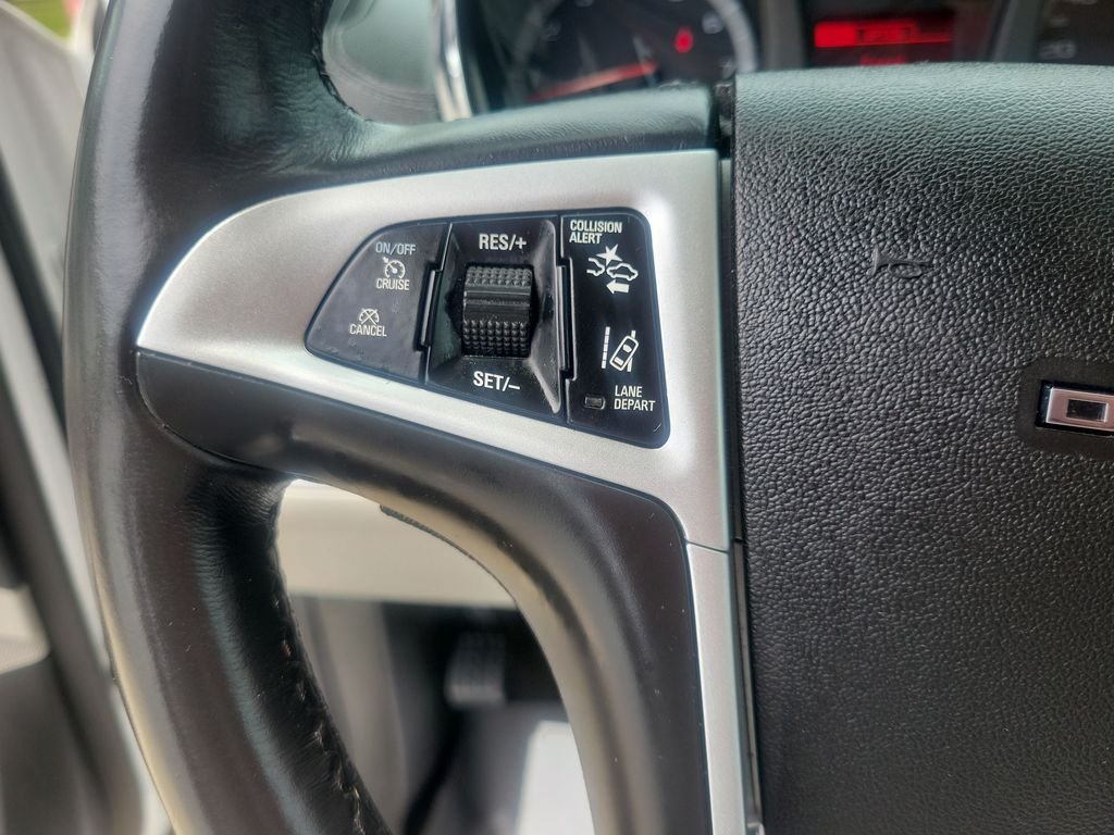 Used 2017 White GMC Denali image 31
