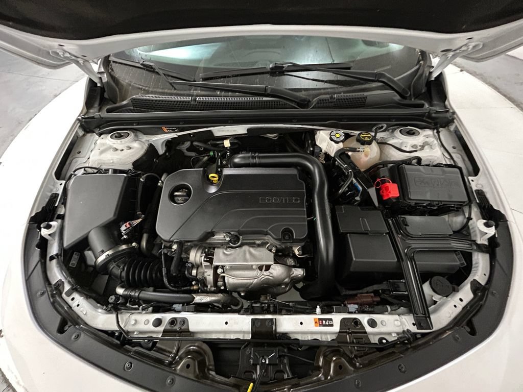 Used 2024 Summit White Chevrolet 1LT image 21