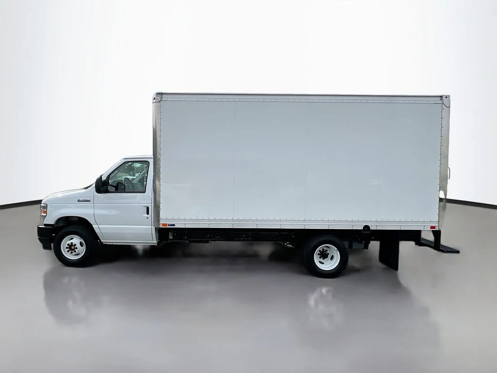 New 2027 Oxford White Ford Base image 6