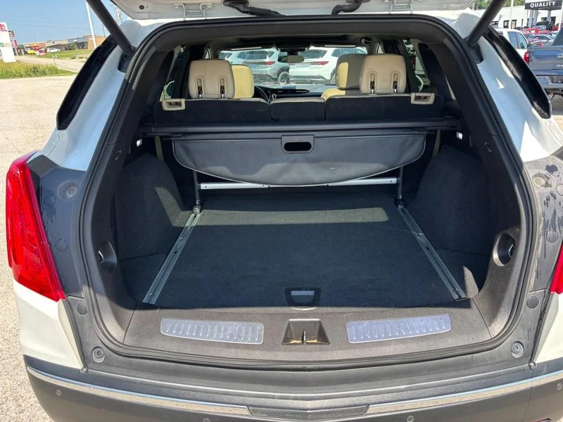 Used 2019 Crystal White Tricoat Cadillac Premium Luxury FWD image 6