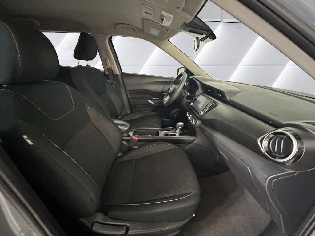 Used 2024 Gray Nissan SV image 13