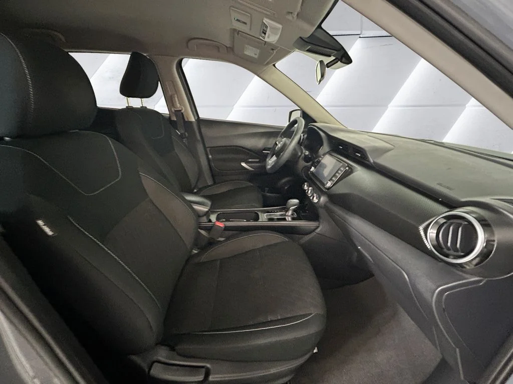 Used 2024 Gray Nissan SV image 13