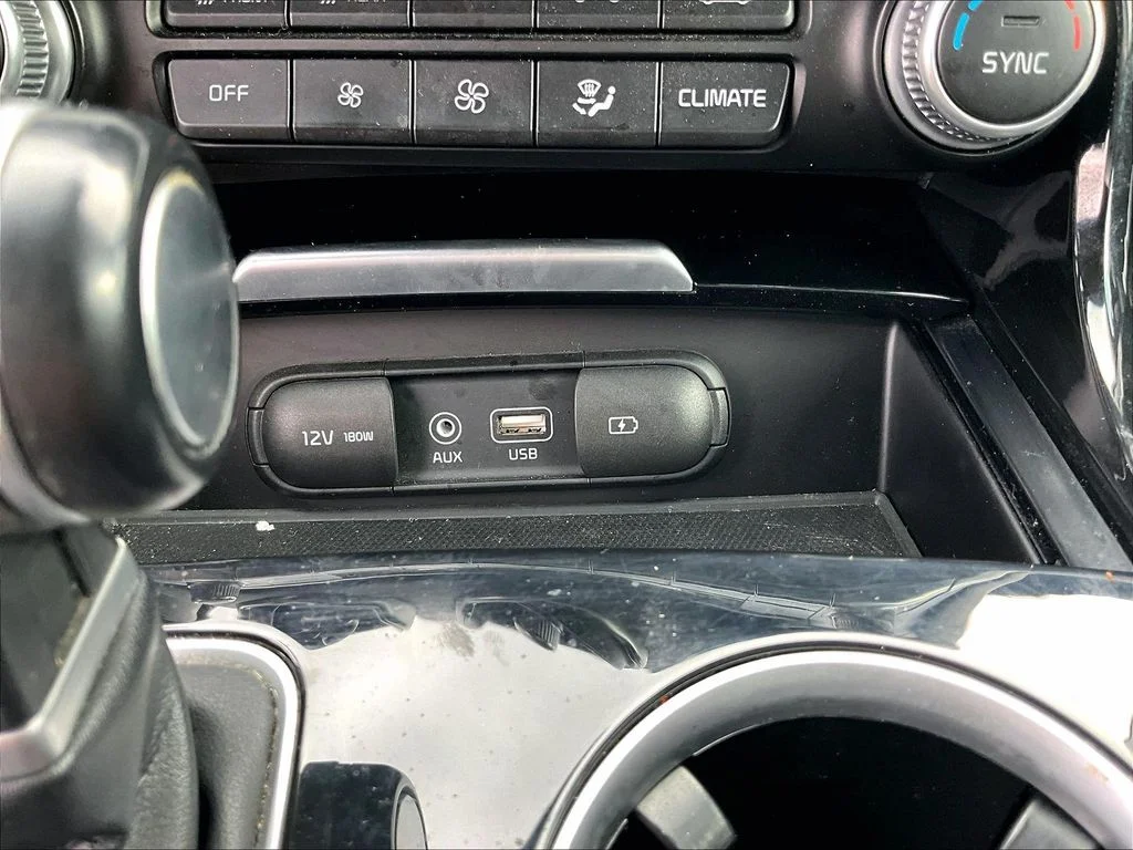 Used 2018 Black Kia Premium image 31