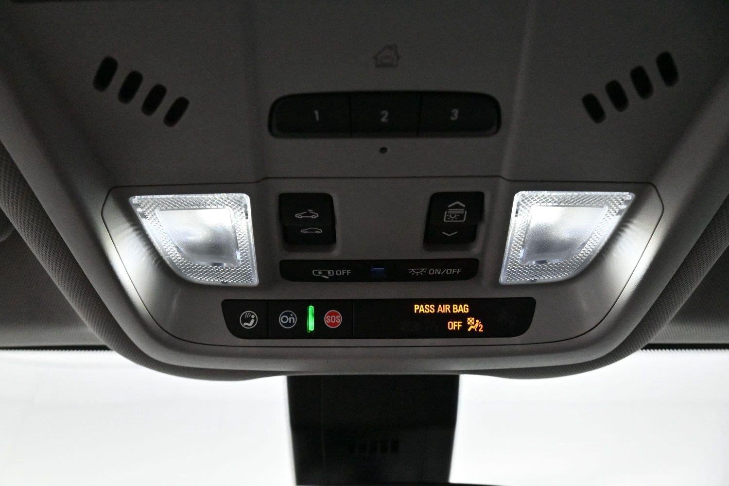 Used 2022 Summit White GMC AT4 image 31