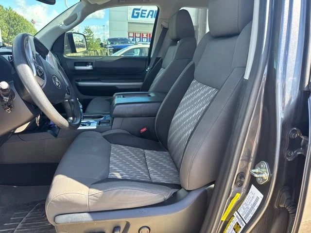 Used 2018 Gray Toyota SR5 image 10