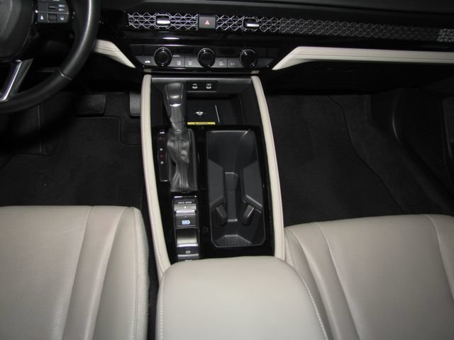 Used 2023 Platinum White Honda Touring image 15