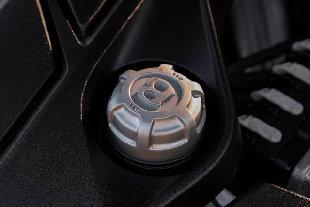 Used 2019 Black Crystal over Cricket Ball Bentley V8 image 79