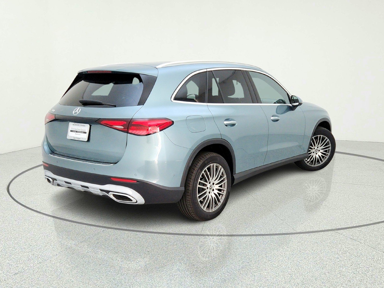 New 2026 Verde Silver Metallic Mercedes-Benz GLC 300 SUV image 9