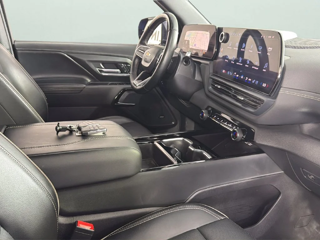 Used 2025 Riptide Blue Metallic Chevrolet LT - Extended Range image 36