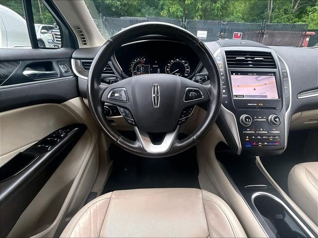 Used 2019 White Lincoln Reserve image 5