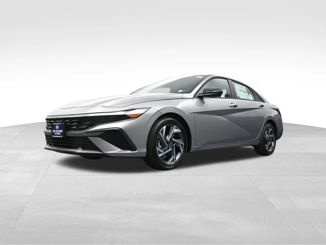Used 2025 Silver Hyundai SEL Sport image 32