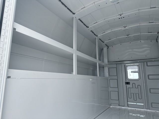 New 2025 Summit White Chevrolet 1WT image 12