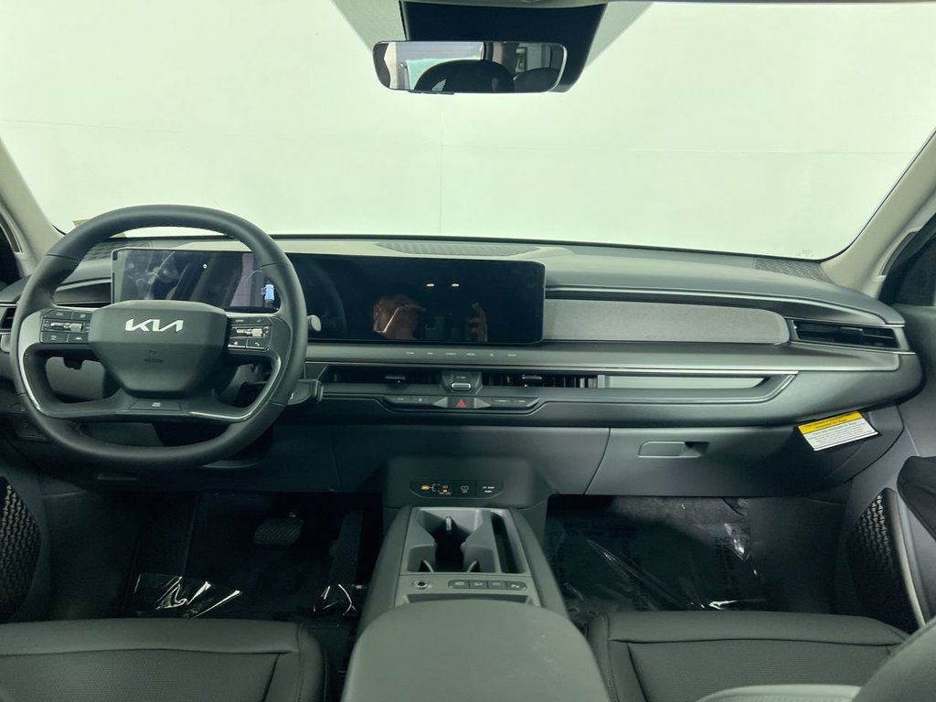 New 2026 White Kia Light image 31