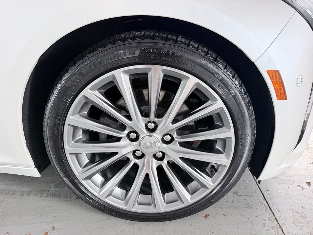 Used 2025 White Cadillac Premium Luxury image 4