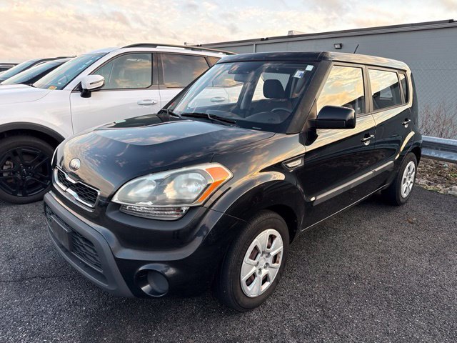 Used 2013 Black Kia Base image 1