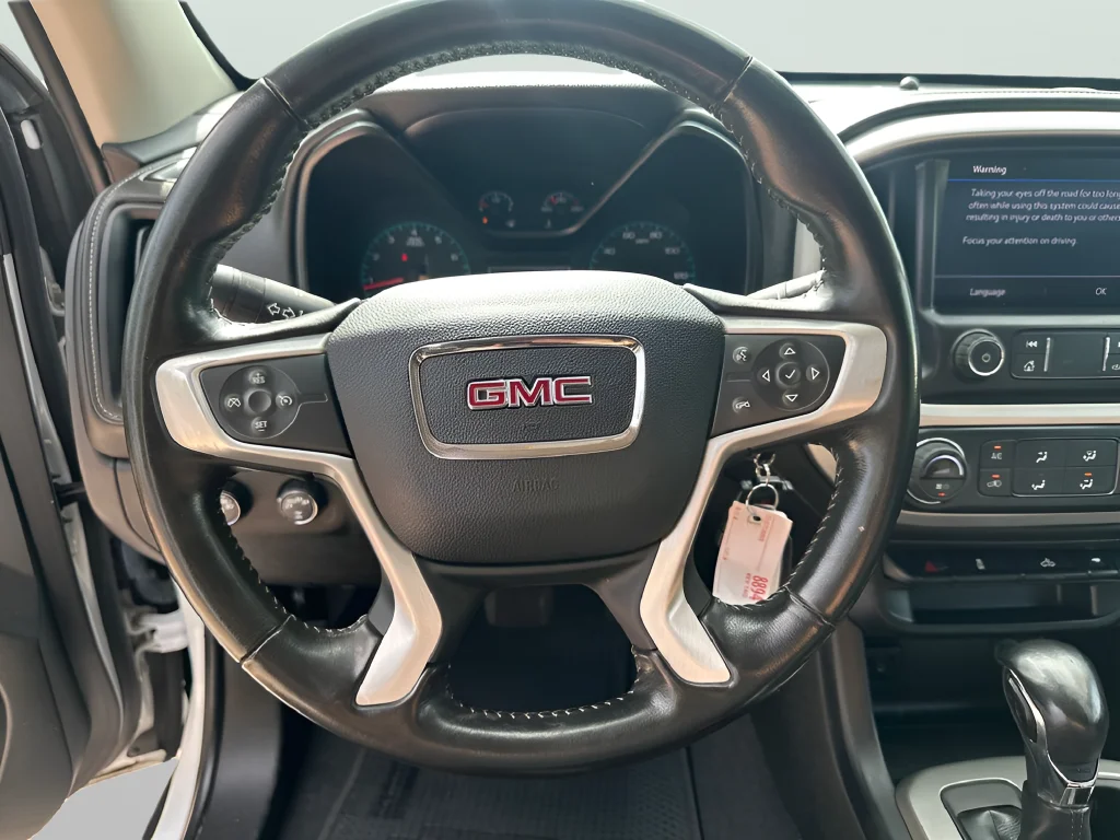 Used 2022 White GMC Elevation image 23