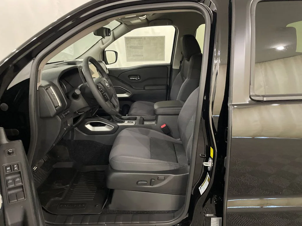 New 2026 Super Black Nissan Crew Cab SV image 11