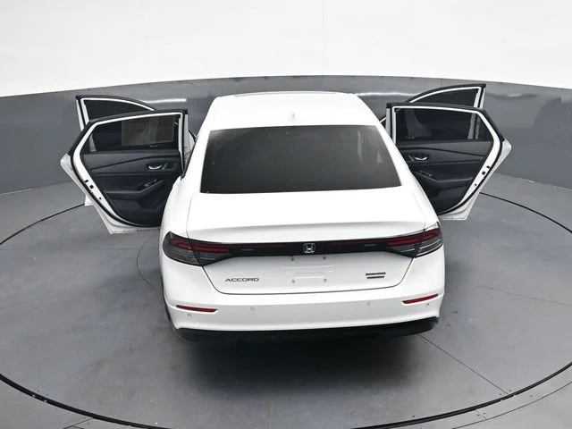 Used 2025  Honda Touring image 39