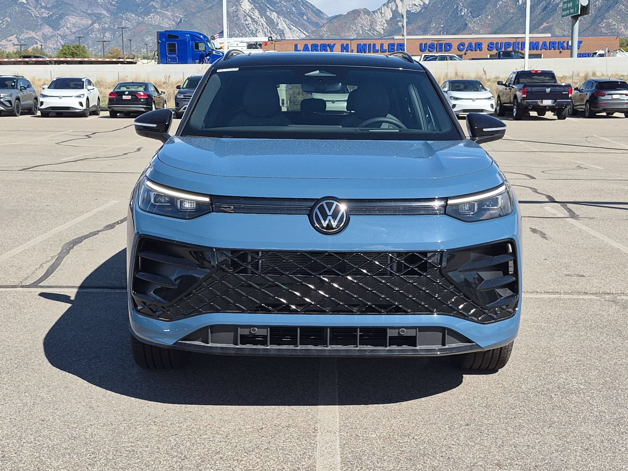 New 2026 Monterey Blue w/Deep Black Roof Volkswagen SE R-Line Black image 9