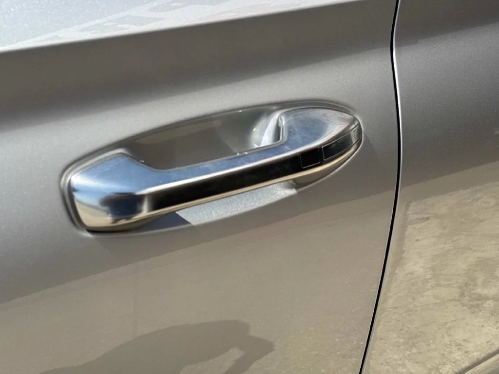 Used 2025 Silver Hyundai SEL image 8