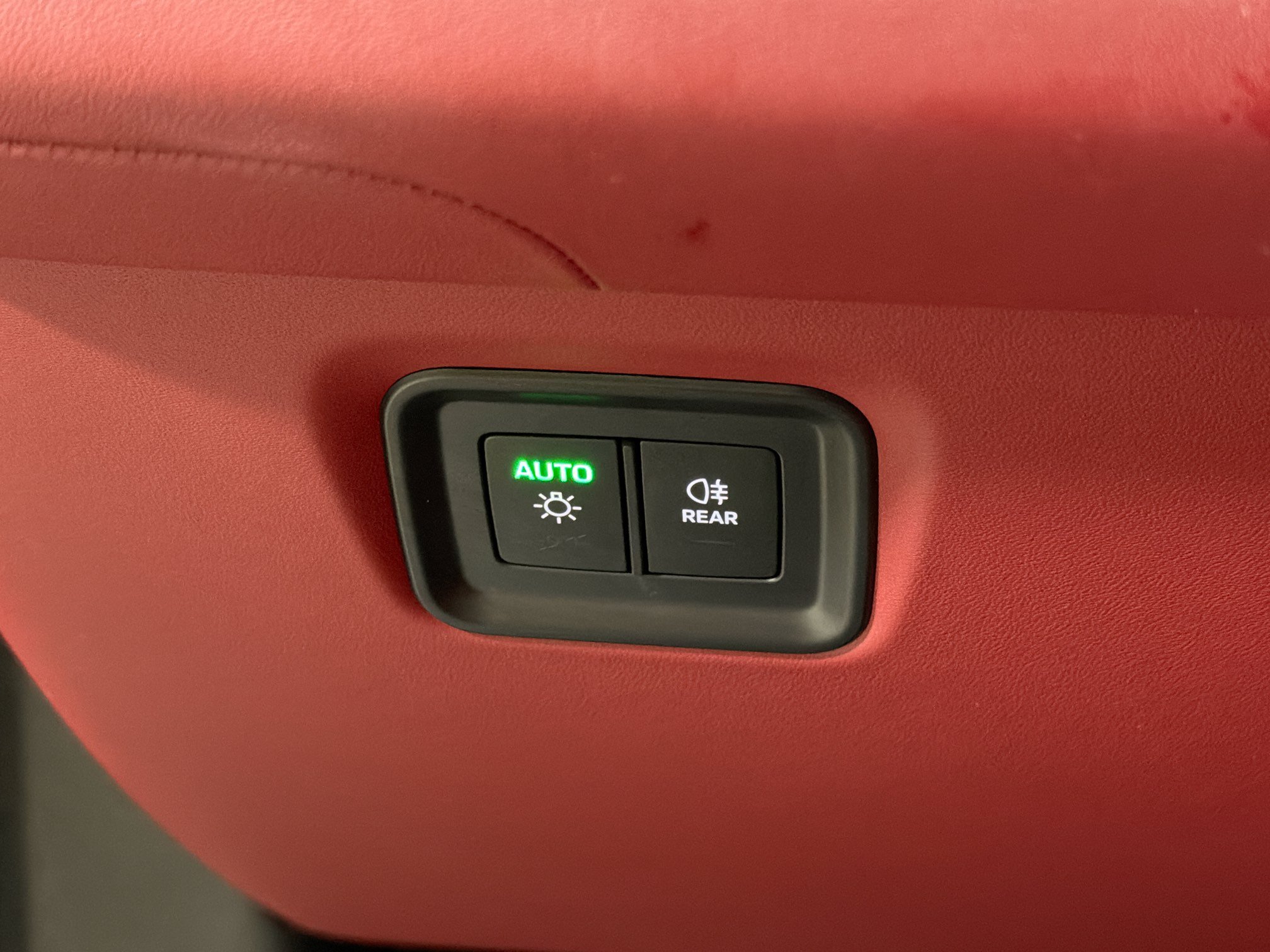 Certified Used 2025 Arctic Grey Porsche S image 35