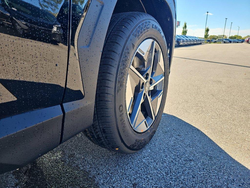 New 2026 Black Hyundai SEL Plus AWD image 38