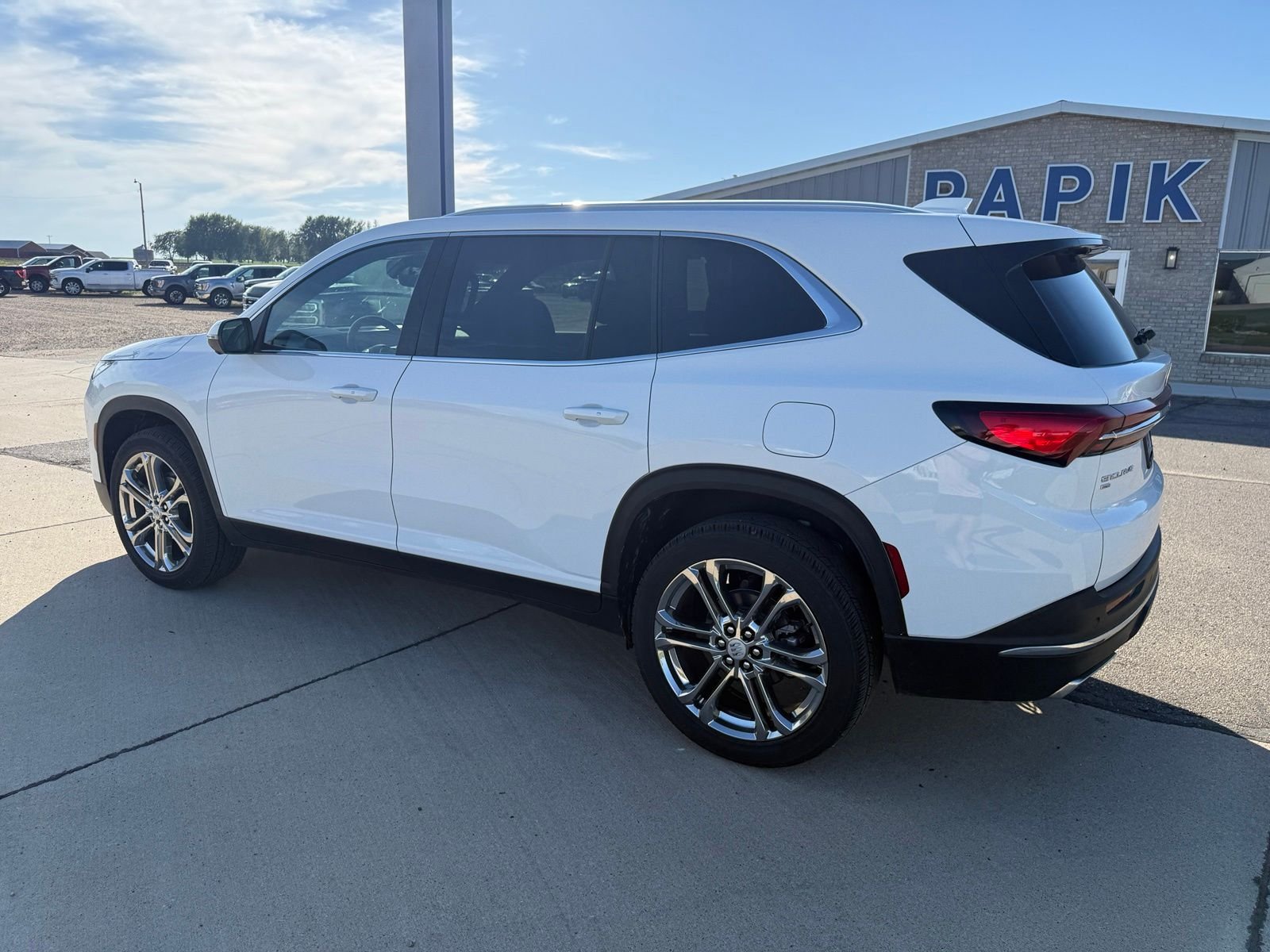 Used 2026 Summit White Buick Preferred image 4