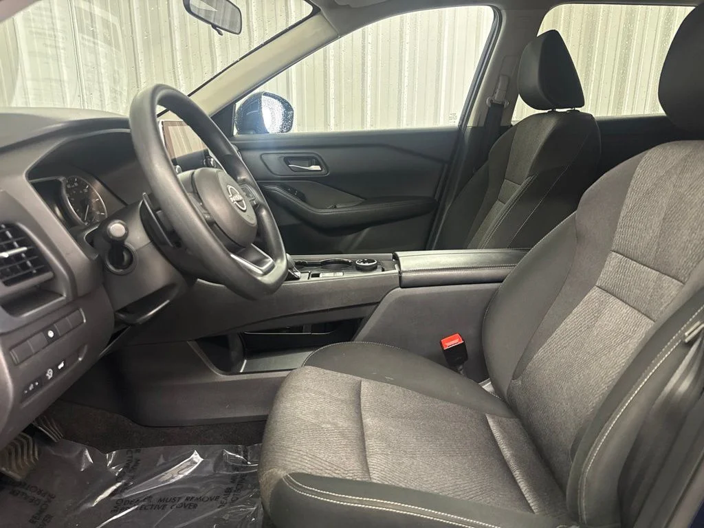 Used 2024 Deep Ocean Blue Pearl Nissan SV image 9