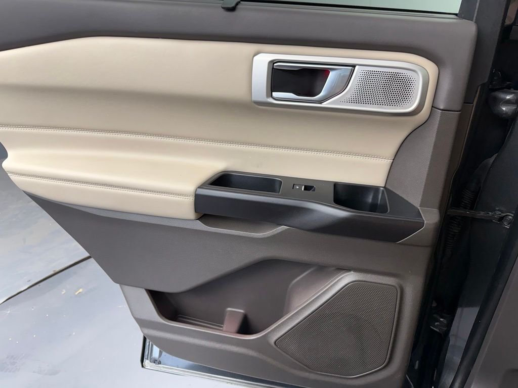 Used 2020 Gray Ford Platinum image 60