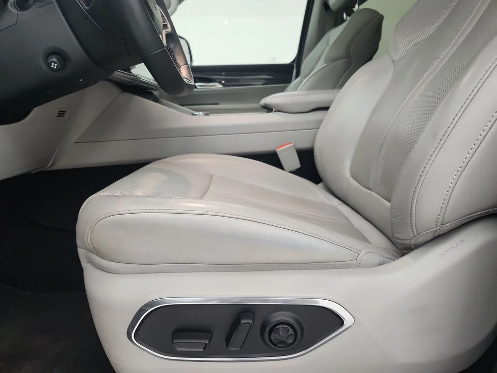 Certified Used 2022 White Jeep Series III image 22