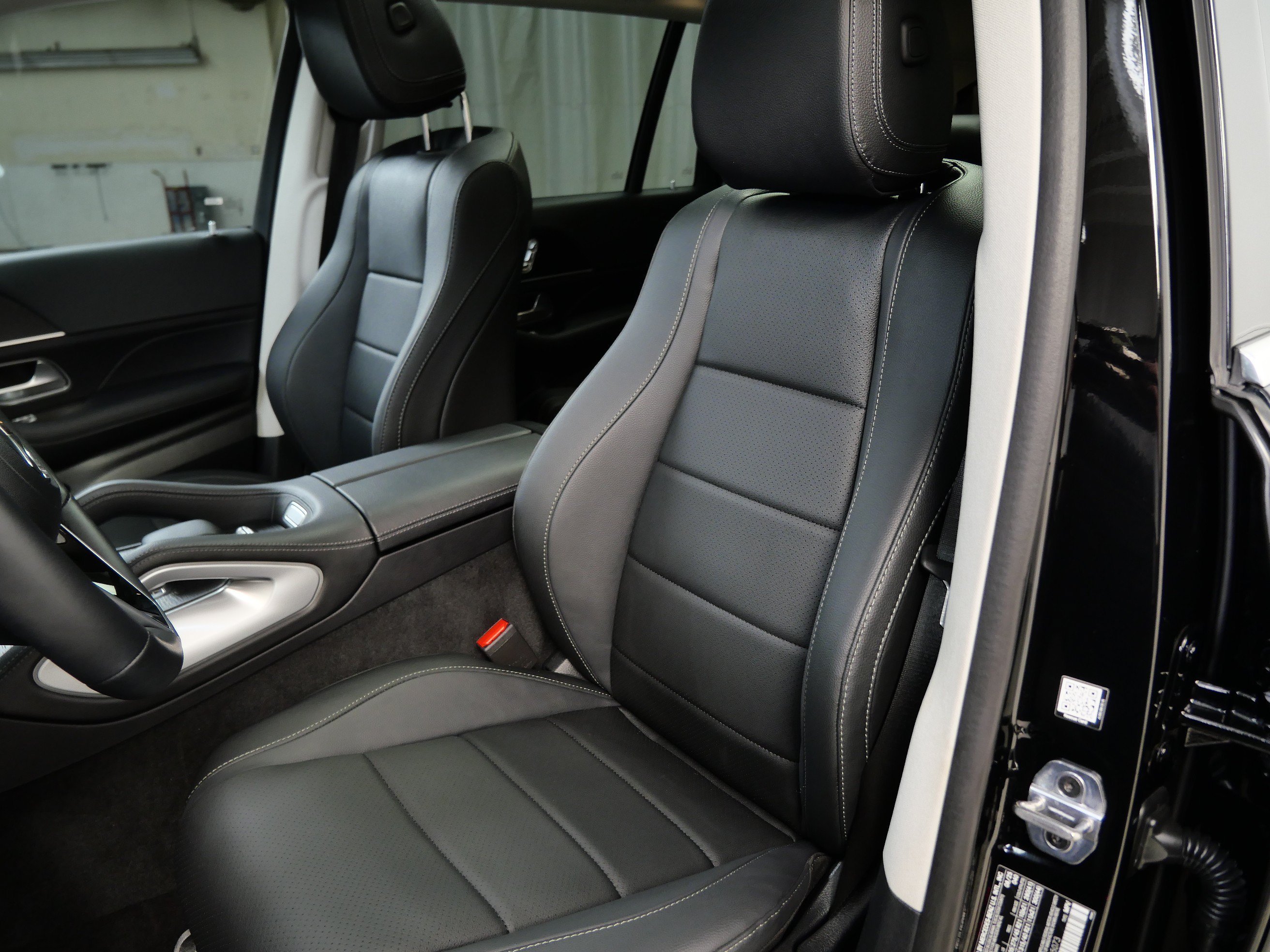 2026 Mercedes-Benz GLS Base - Photo 3